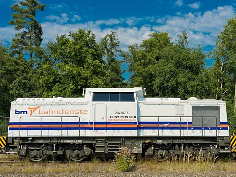 Lok V100 212 261-2